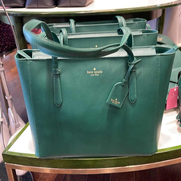 Kate Spade Schuyler Medium Tote
Deep Jade - Picture 4 of 16